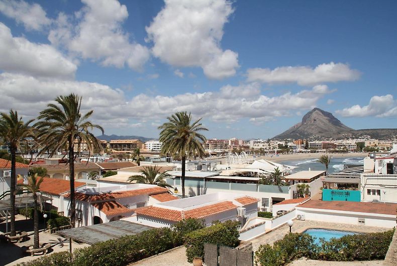 ‫BUNGALOWS EL ARENAL JÁVEA‬